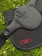 Подпруга конкурная анатомическая с фартуком карабином и защитой на карабине Подпруга конкурная анатомическая с фартуком карабином и защитой на карабине