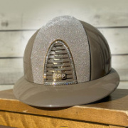 Шлем Kep Cromo 2.0 Diamond Taupe Galassia gold с козырьком polo Шлем Kep Cromo 2.0 Diamond Taupe Galassia gold с козырьком polo
