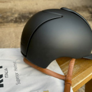 Шлем Kep Cromo 2.0 Matt с бежевыми ремнями Шлем Kep Cromo 2.0 Matt с бежевыми ремнями